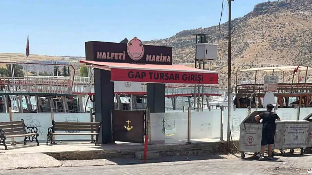 Şanlıurfa'da tekne ücreti tartışması kavgaya dönüştü: 3 kişi yaralı