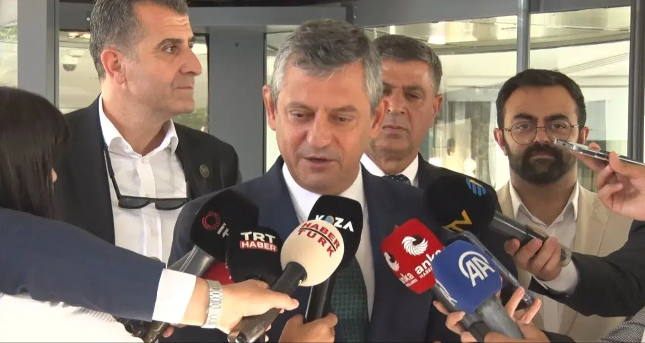 Özgür Özel'den Yeni Parti açıklaması: "Ağustos-Eylül ayında kuruluşu yapacağız"
