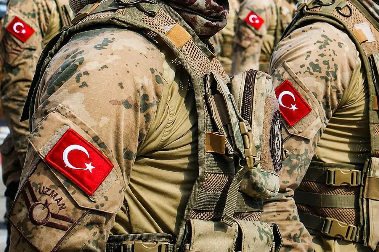 Uzman erbaş kanunu yasalaştı: Sözleşmeli erlere kamuda istihdam yolu açıldı