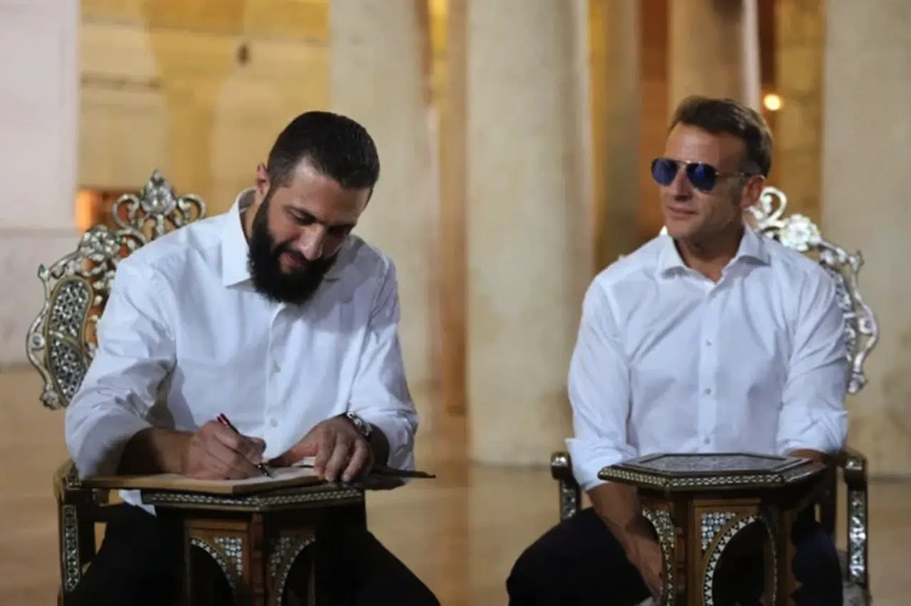 Şam'da Macron'un bulunduğu otelin yakınında patlamalar meydana geldi