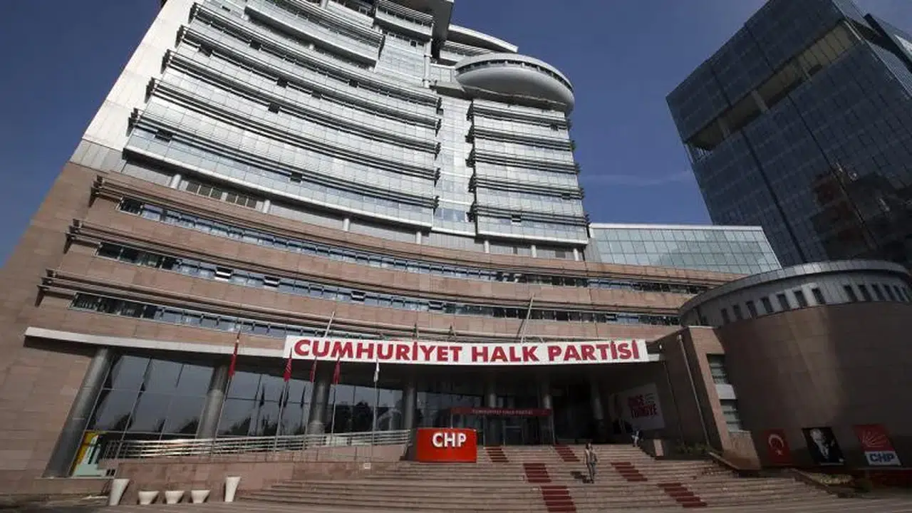 CHP'de 4 il başkanı görevden alındı: Beş ilde yeni il başkanları atandı