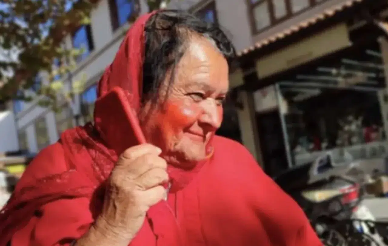 Kırmızılı Kadın Sultan Özcan kimdir? Neden öldü, hikayesi neydi?