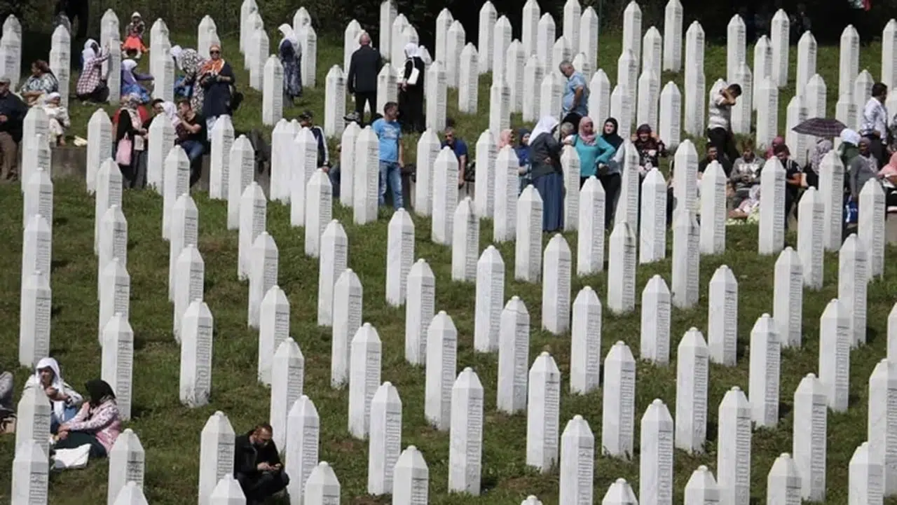 Hollanda'da Srebrenitsa Soykırımı'nın 31. yılında kurbanlar anıldı