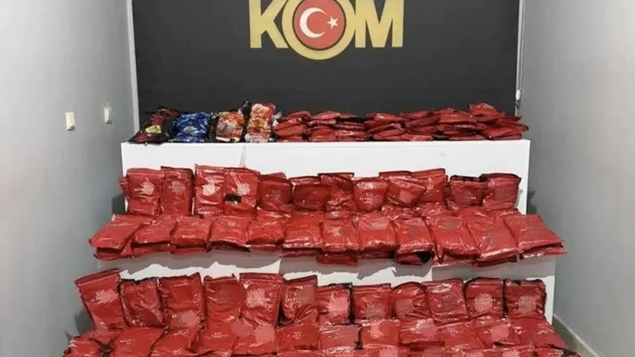 Niğde'de kaçakçılık operasyonu: 272 paket kaçak ürün ele geçirildi