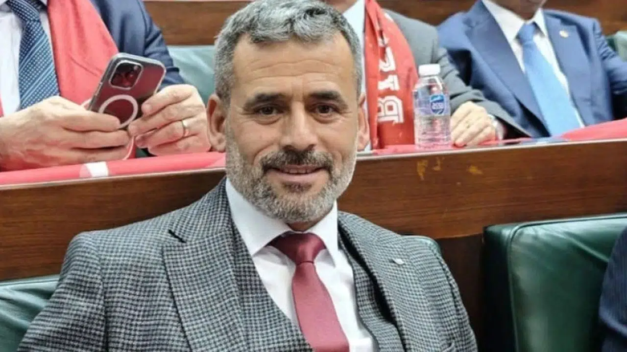 Afyonkarahisar'da belediye başkanına bıçaklı saldırı! Oğlu yaralandı