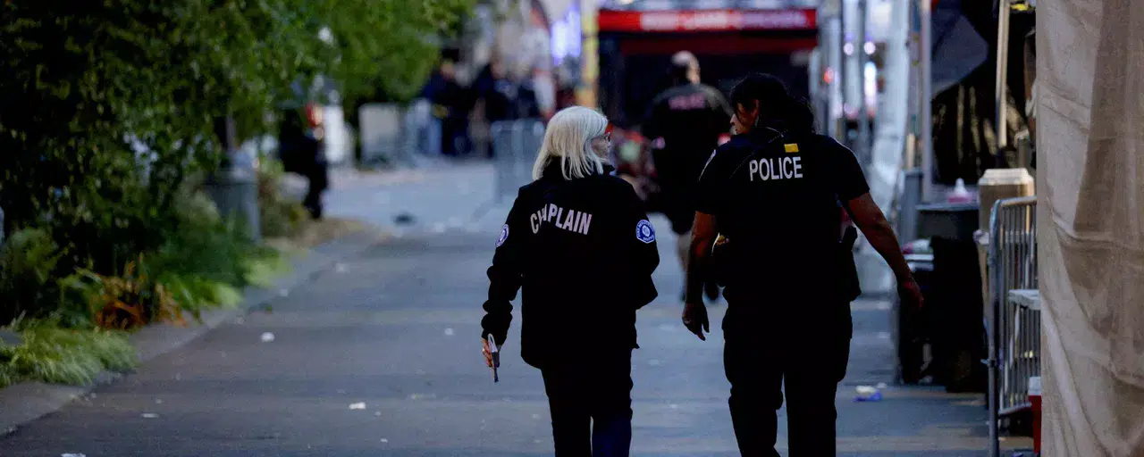 Paris'te bıçaklı saldırı: 3 kişi yaralandı, şüpheli gözaltında