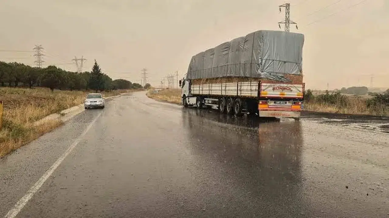 Tekirdağ'da şiddetli yağış: Görüş mesafesi azaldı