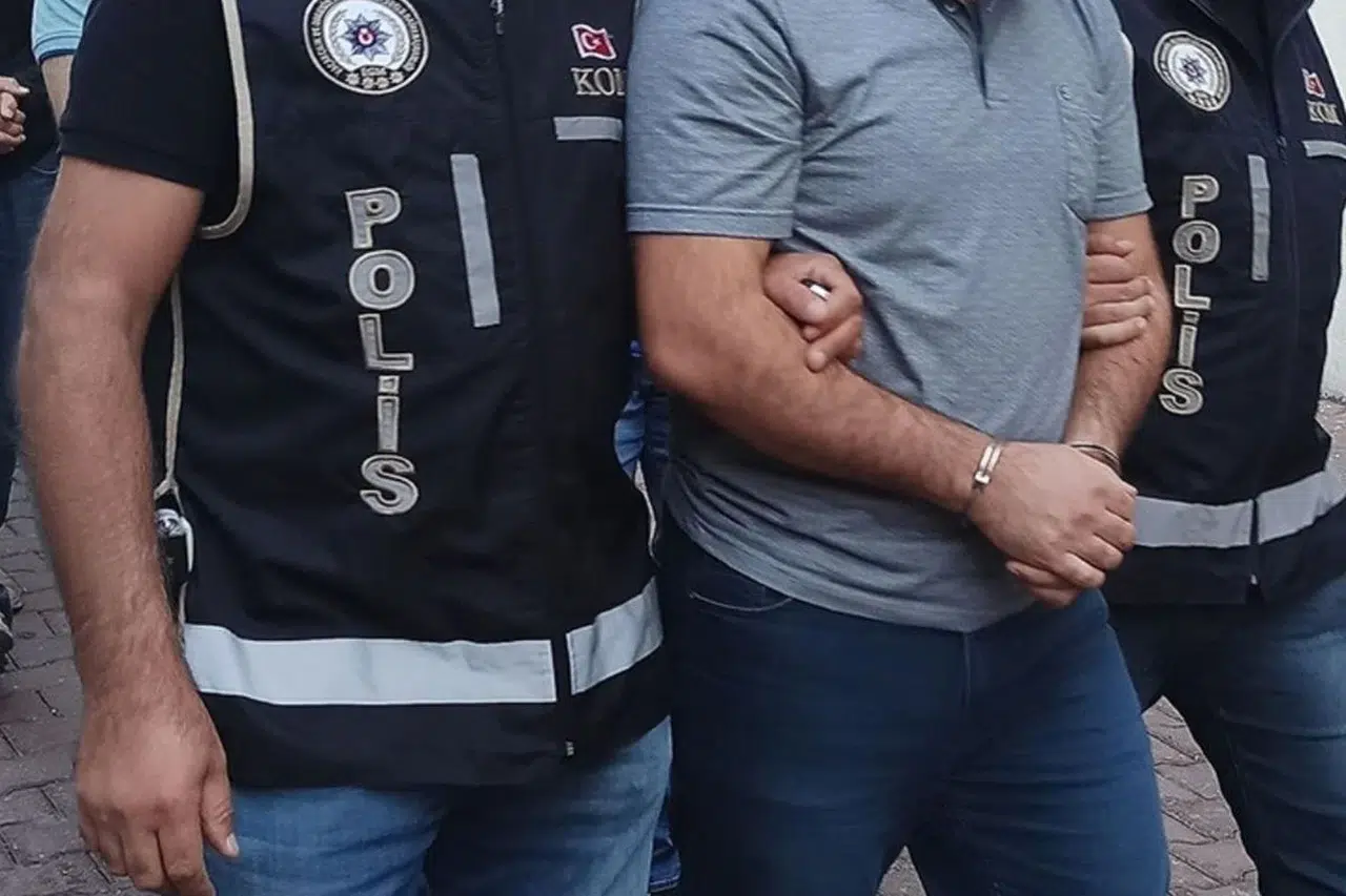 Sahte evrak çetesine 8 ilde operasyon: 31 şüpheli gözaltında