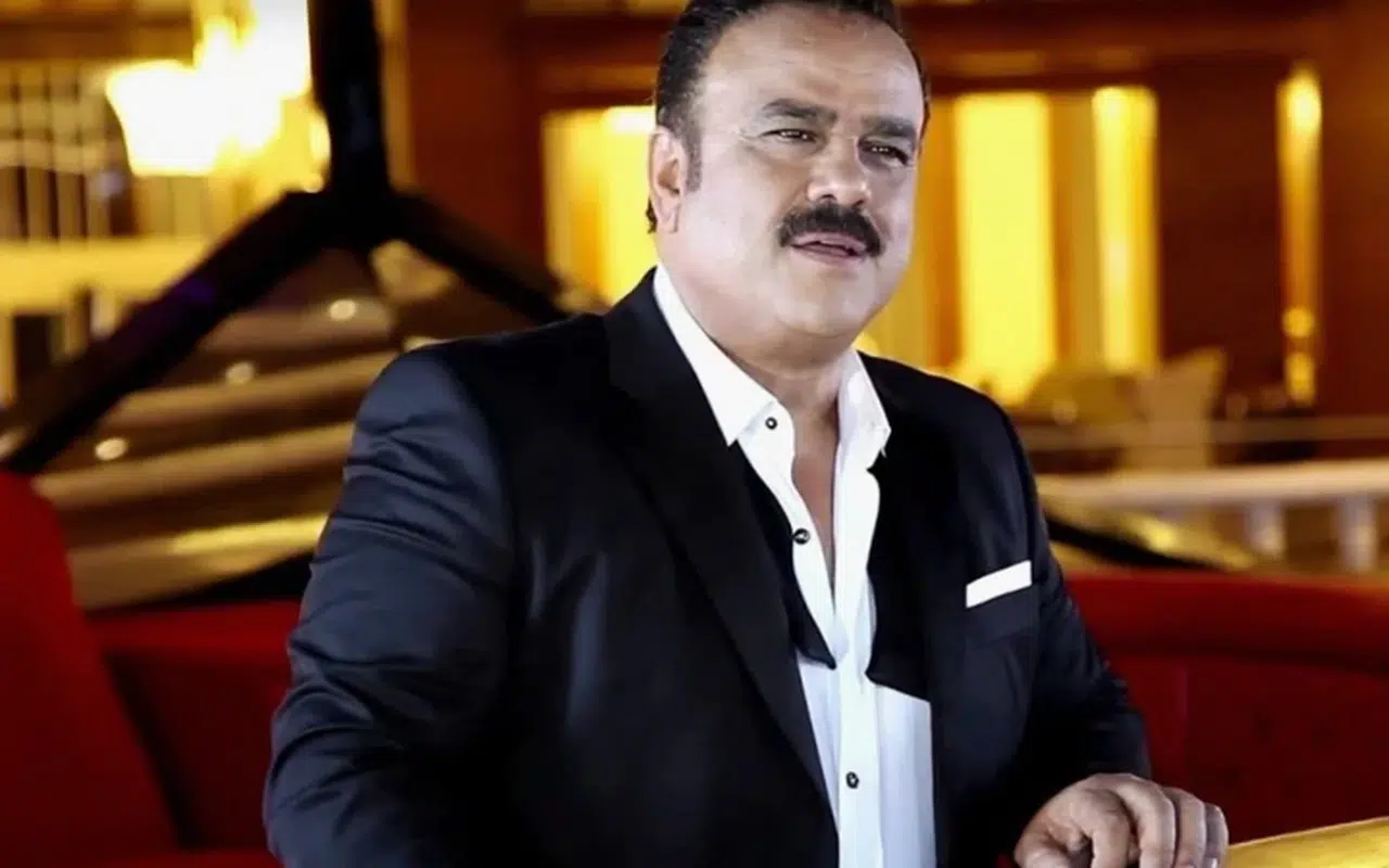 Bülent Serttaş Bodrum tatilinde objektiflere yansıdı