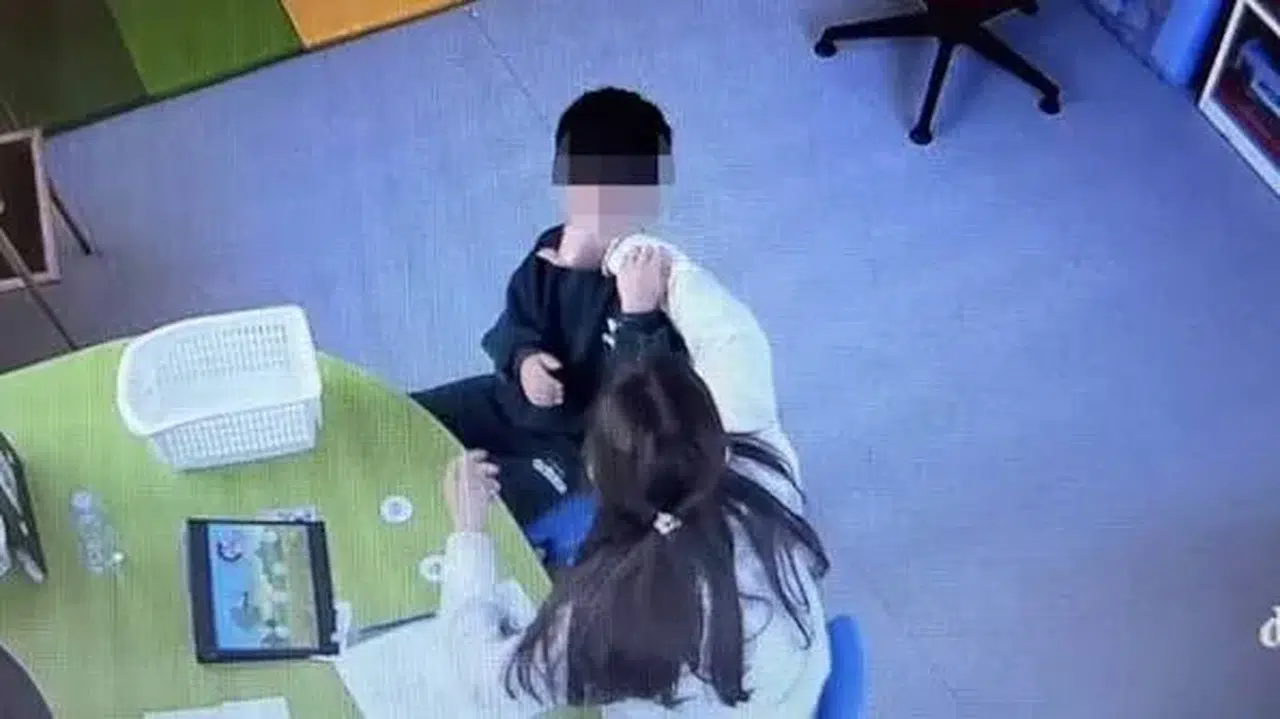 Mersin'de otizmli çocuğa darp davası: Sanık öğretmen ikinci kez hakim karşısına çıktı
