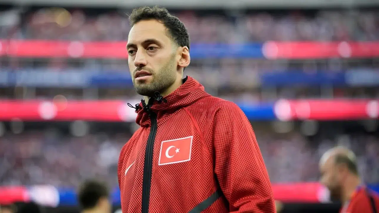 Hakan Çalhanoğlu'nun sessiz kalma kararı gündem oldu