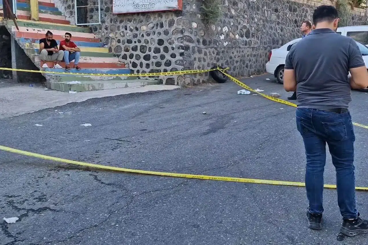 Diyarbakır'da tartıştığı müşteriyi takip edip öldürdü