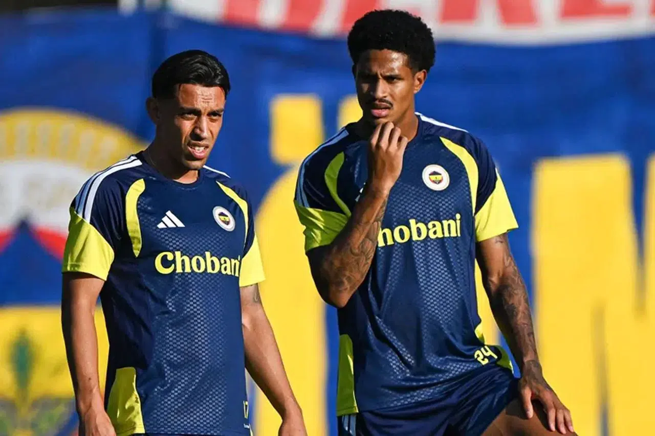 Oosterwolde'den Fenerbahçe taraftarını sevindiren yanıt: "Kalacağım"