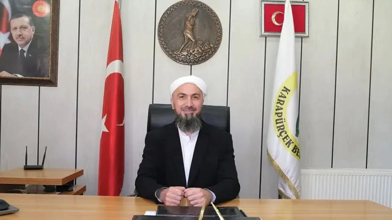 Sarıklı belediye başkanına ziyaretçi ilgisi: “Sarık işimi yapmama engel olmuyor”