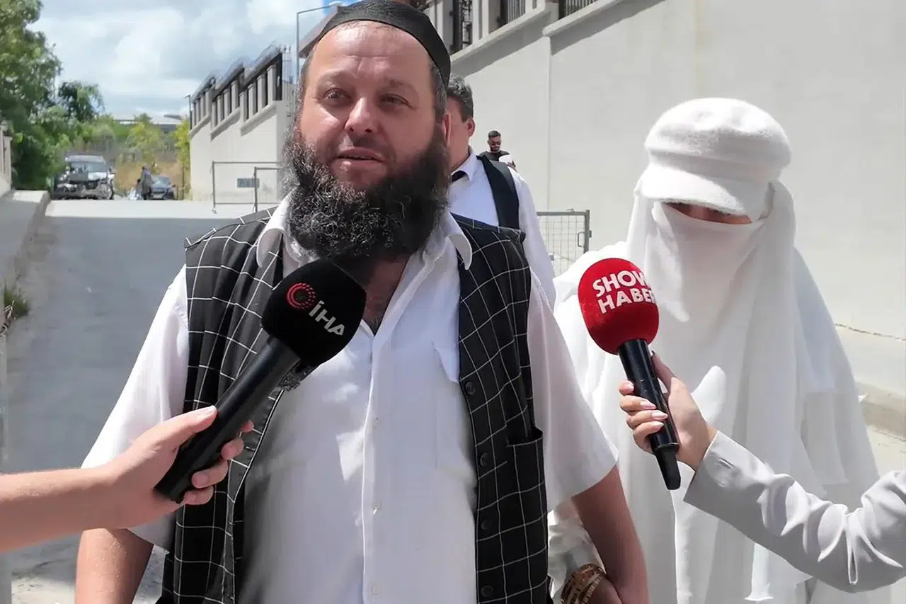 Arnavutköy'de olaylı nikah! Polis eşliğinde evlendiler,