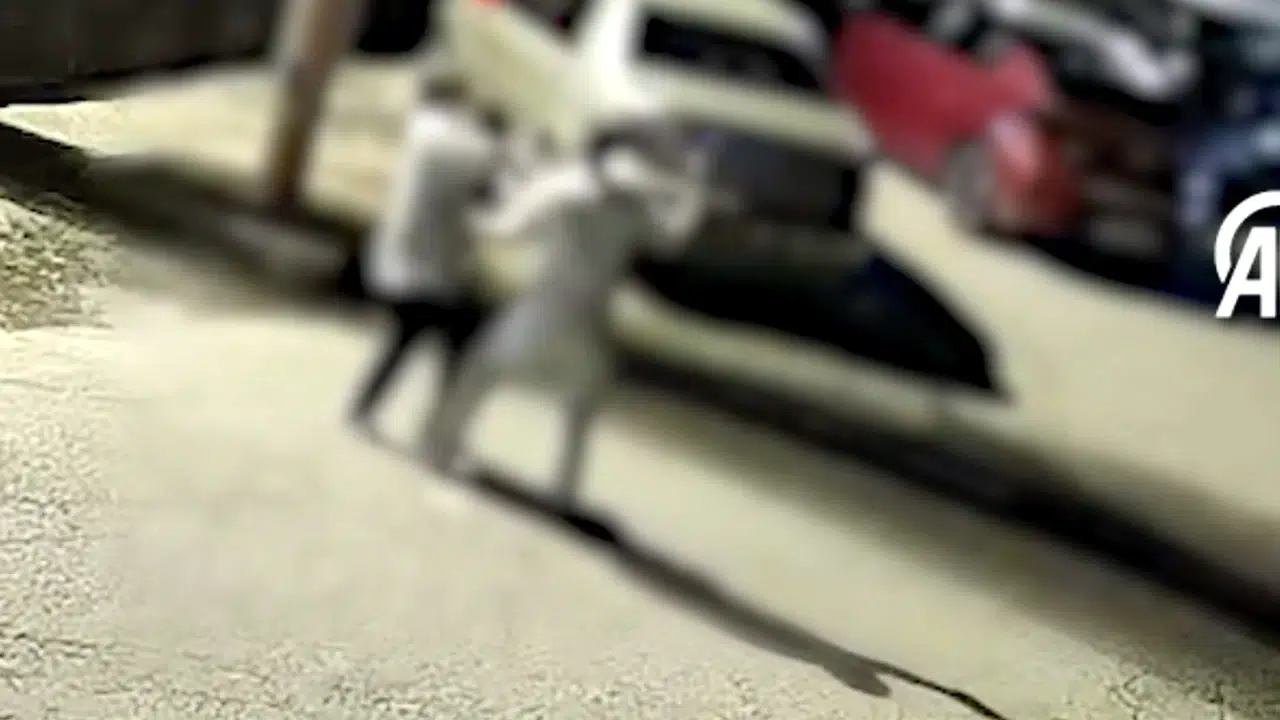 Diyarbakır’da boşanma aşamasındaki eşini öldürdü, çocuğunu alıp kaçtı