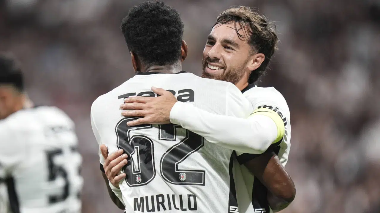 Beşiktaş Avrupa Ligi'nin kapısını araladı