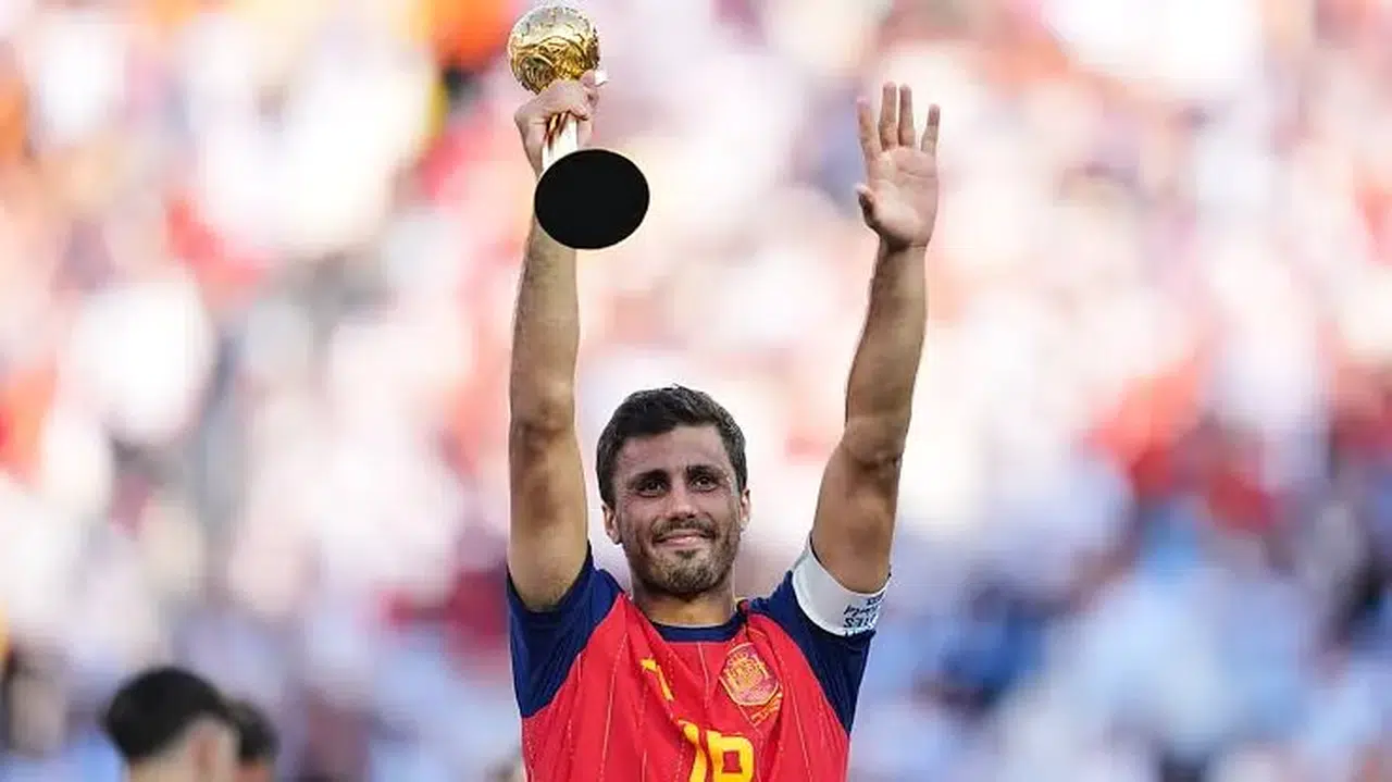 Avrupa'da yılın transferi: Rodri resmen Barcelona'da