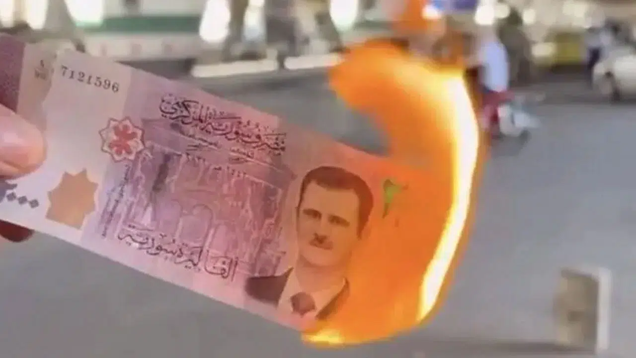 Suriye'de Esed’li paralar tarihe karıştı! Eski banknotları yaktılar
