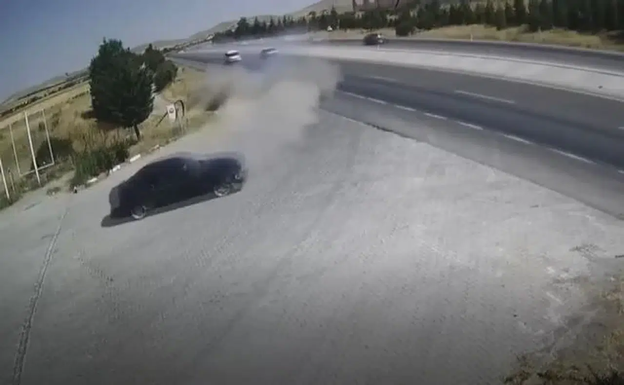 Konya'da dehşet anları kamerada! Otomobil kağıt gibi savruldu
