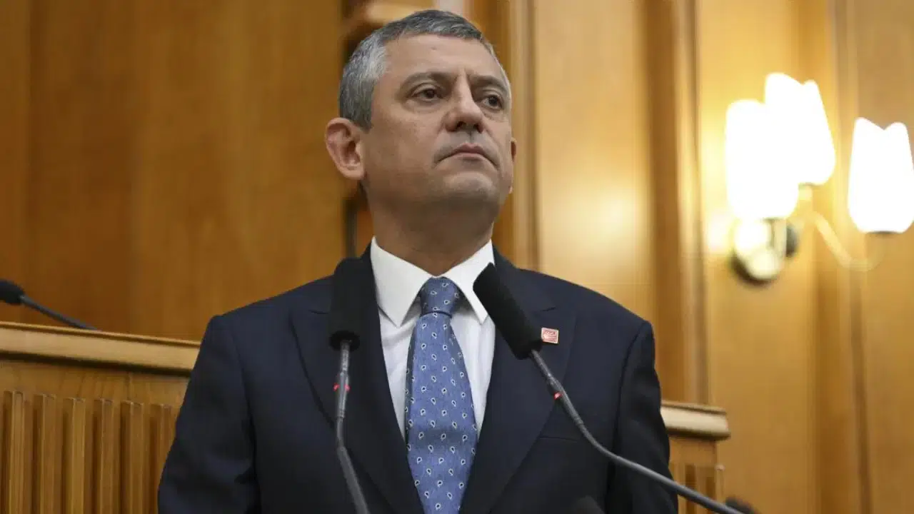 Özgür Özel'den YENİ Parti paylaşımı: "Milletin partisinin yolu açık olsun"