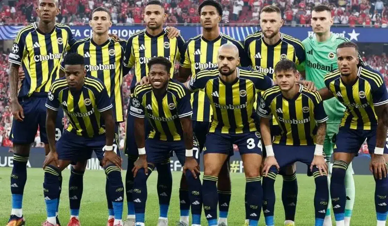 Fenerbahçe'den ayrılması bekleniyordu: Livakovic için sürpriz Barcelona gelişmesi