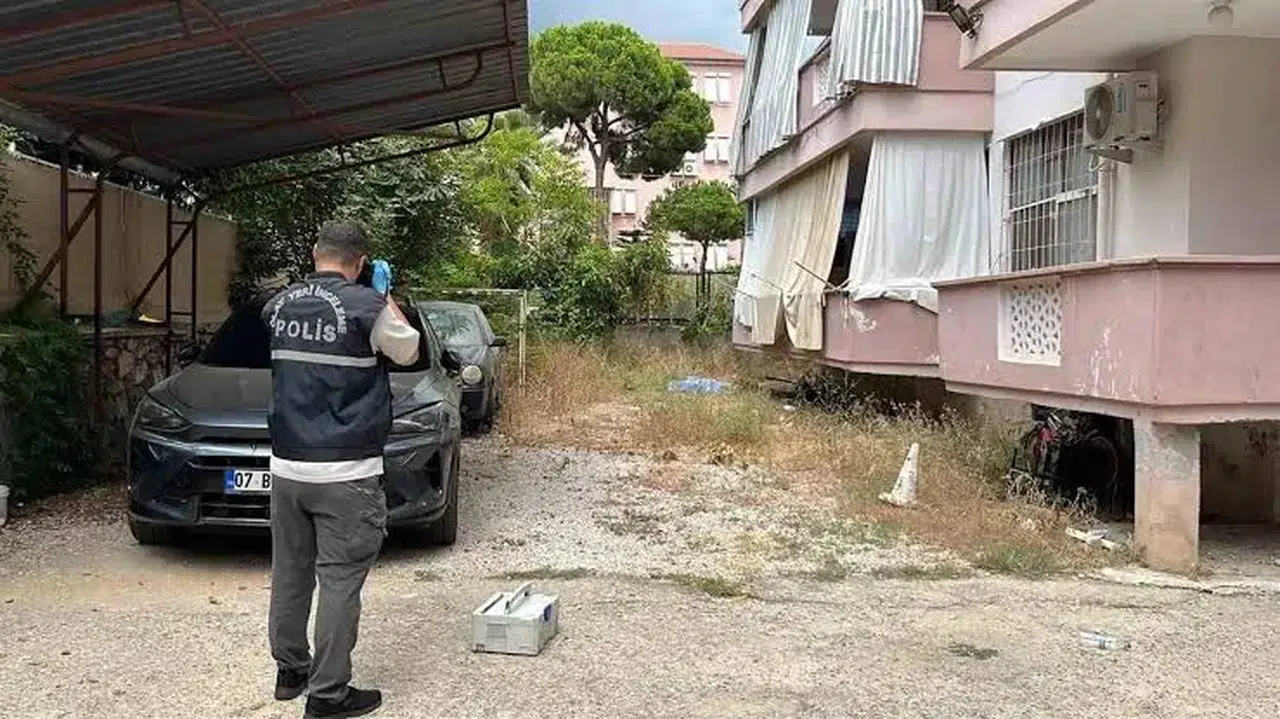 Şanlıurfa'da balkondan düşen kadın yaşamını yitirdi