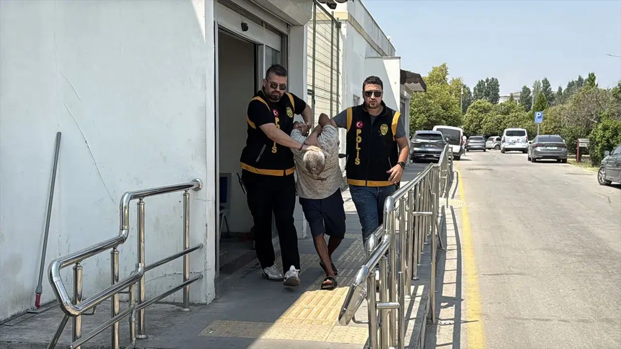 Adana’da eski eş vahşeti: Eski eşine bıçakla saldırdı