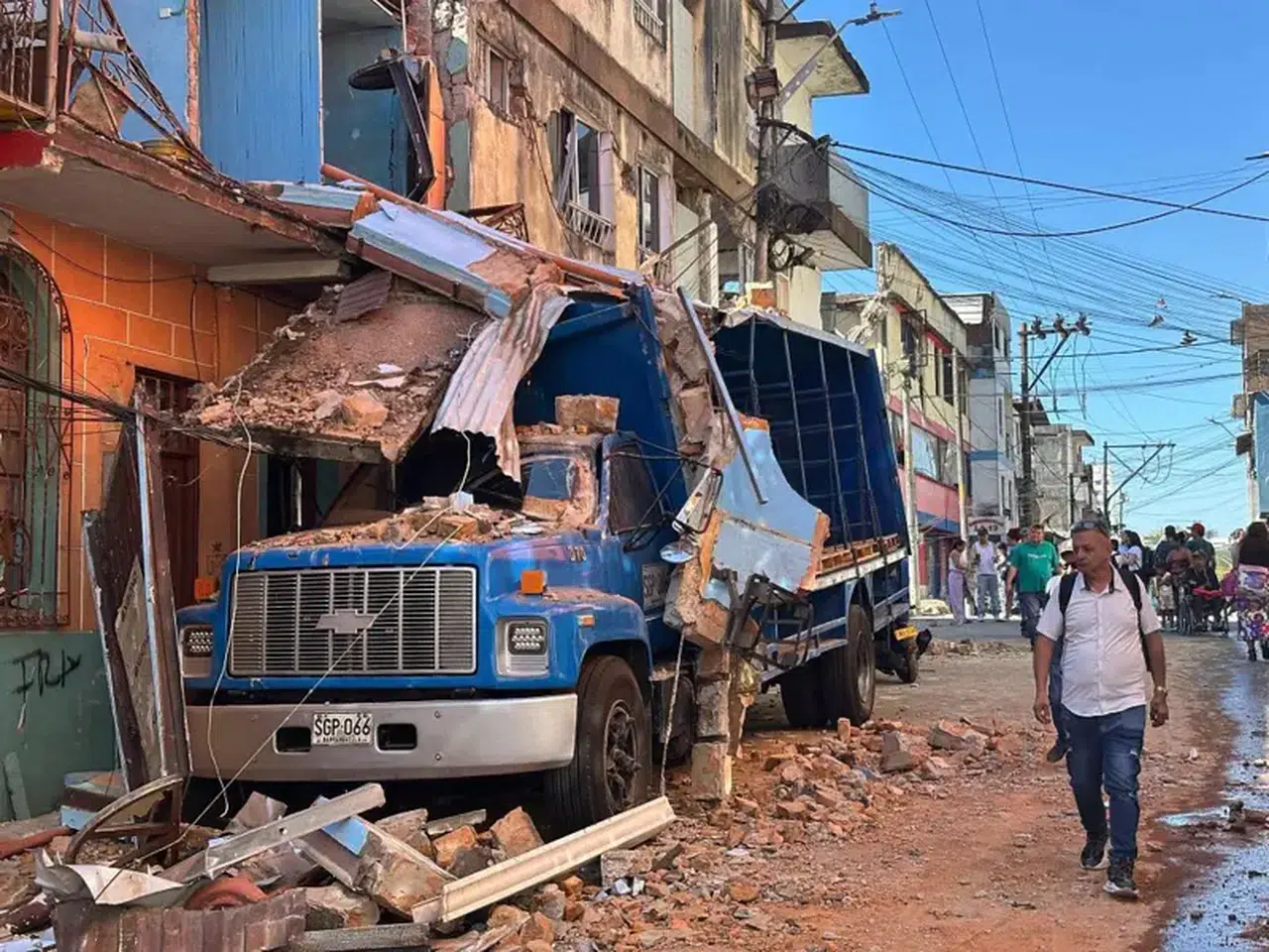 Kolombiya’da 7,4 büyüklüğünde deprem: 111 kişi hayatını kaybetti