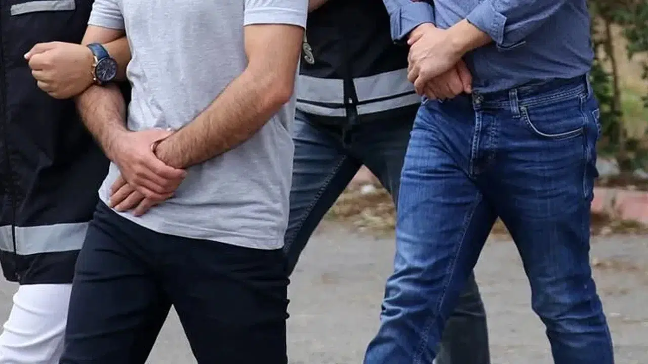 Avcılar Belediyesi'ne operasyon! 12 şüpheli gözaltına alındı