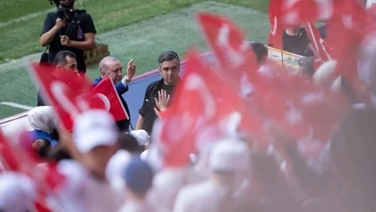 Erdoğan, TÜGVA Yaz Okulları finalinde gençlerle buluştu