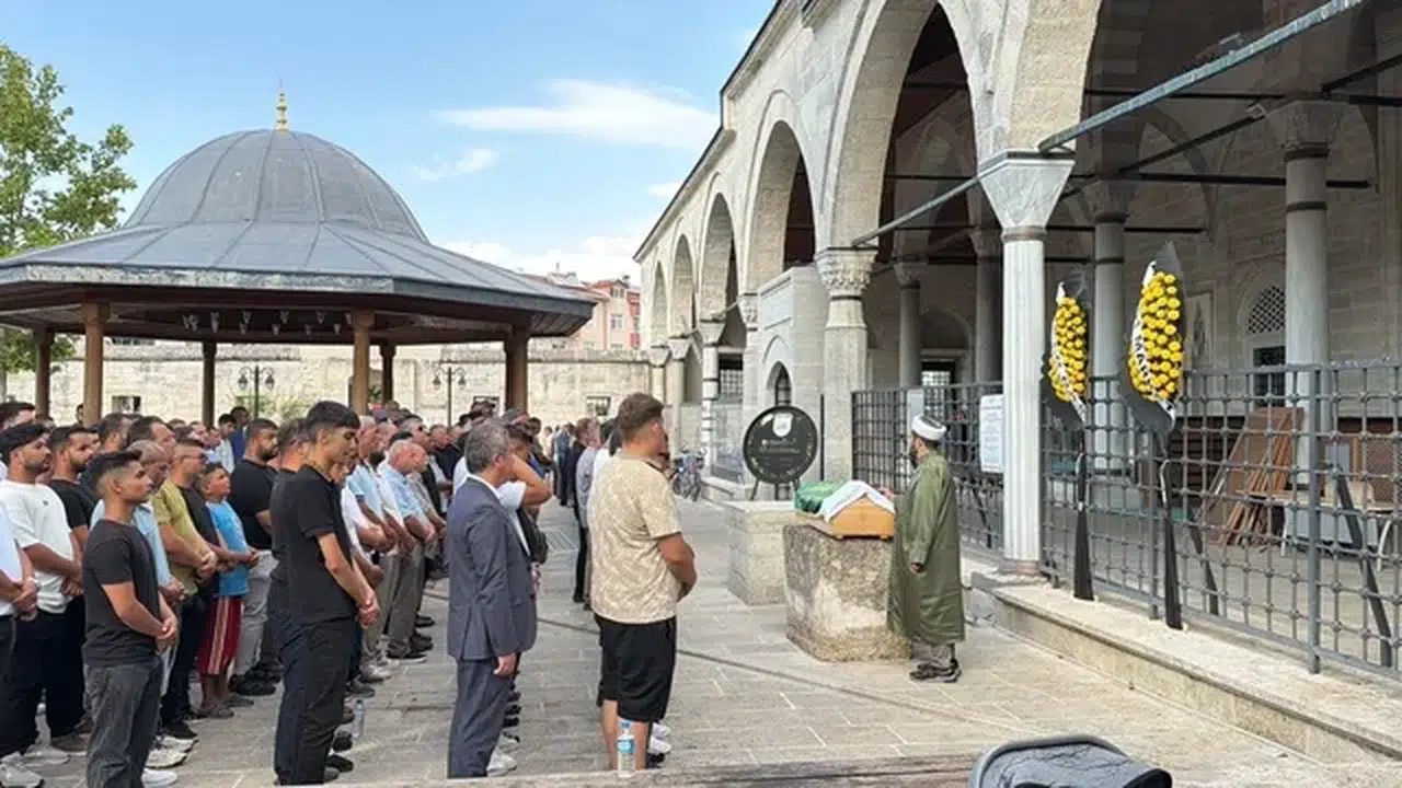 Kırklareli'nde derede boğulan 7 yaşındaki çocuk toprağa verildi