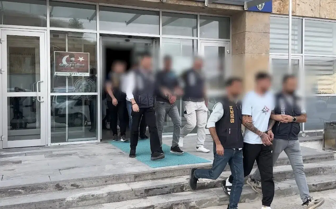 Kırşehir merkezli 7 ilde sahte araç kiralama operasyonu: 5 şüpheli gözaltına alındı