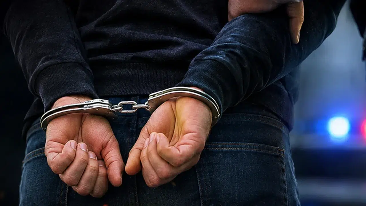 İzmir merkezli suç örgütü operasyonu: 3 ilde 36 şüpheli hakkında gözaltı kararı