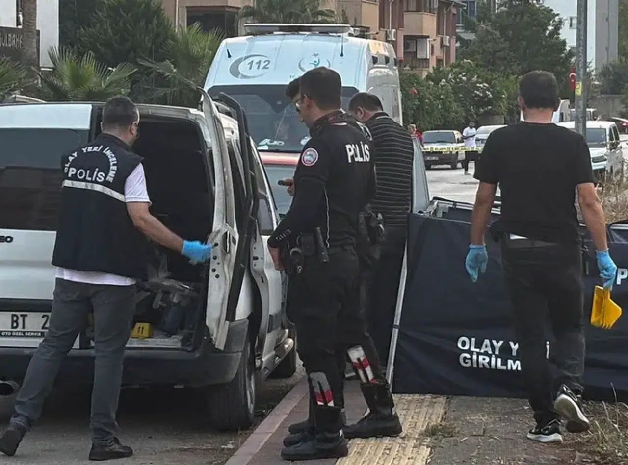 Adana'da borç anlaşmazlığı kanlı bitti: Baba ve oğlu öldü