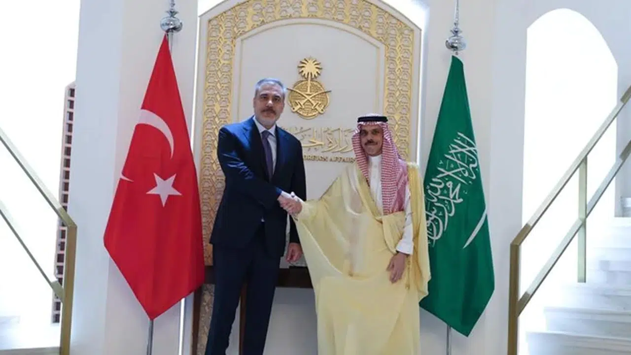 Hakan Fidan ile Bin Ferhan telefonda görüştü: Bölgesel kriz masadaydı