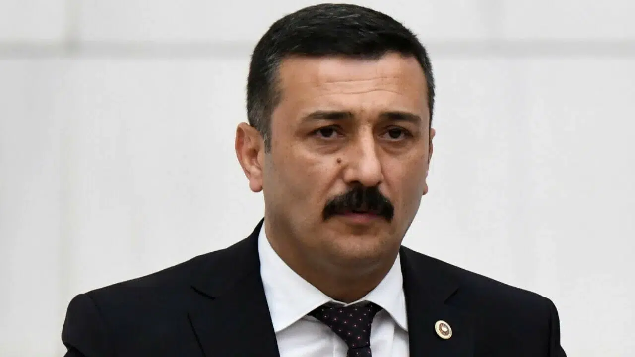 Yüksel Selçuk Türkoğlu kimdir, nereli ve kaç yaşında? Siyasi kariyeri ve mesleği nedir?