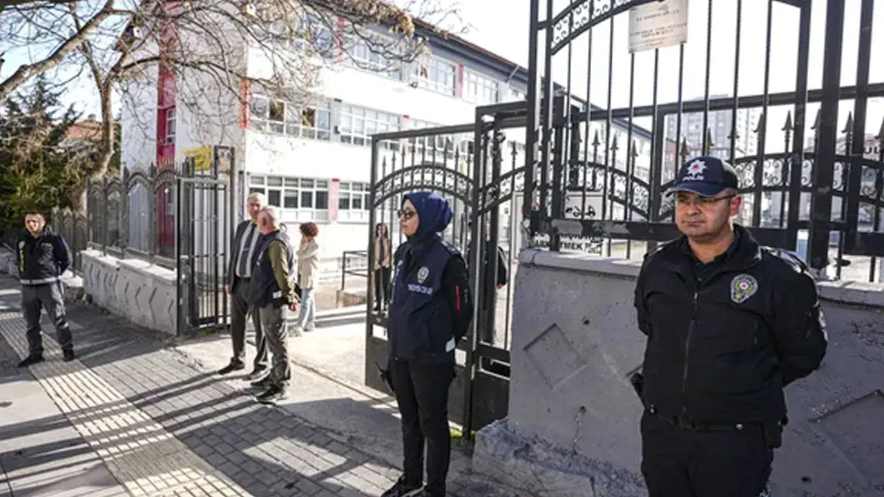 Okullarda yeni dönem: Okul müdürlerine 'güvenli okul' eğitimi