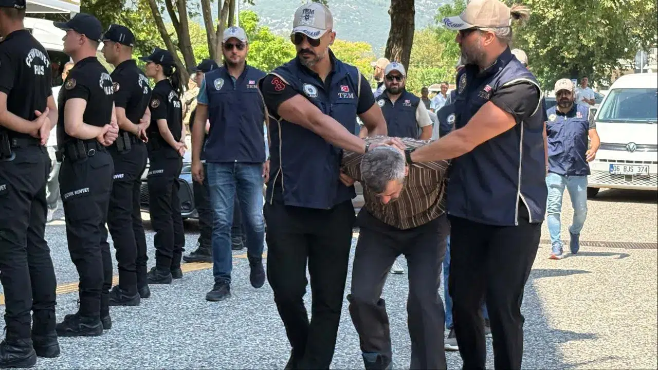 Cumhurbaşkanı Erdoğan'a suikast timinde yer alan FETÖ'cü Burkay Karatepe tutuklandı