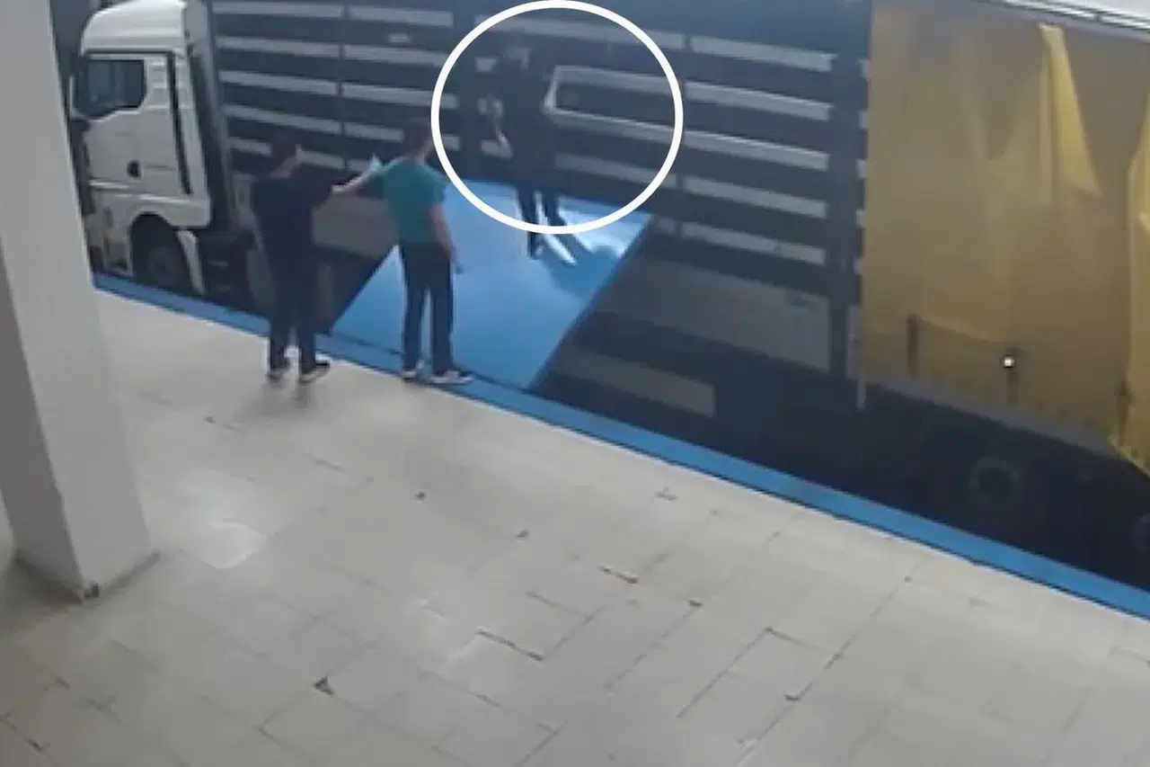 Firari şüpheli tırın gizli bölmesinde bulundu