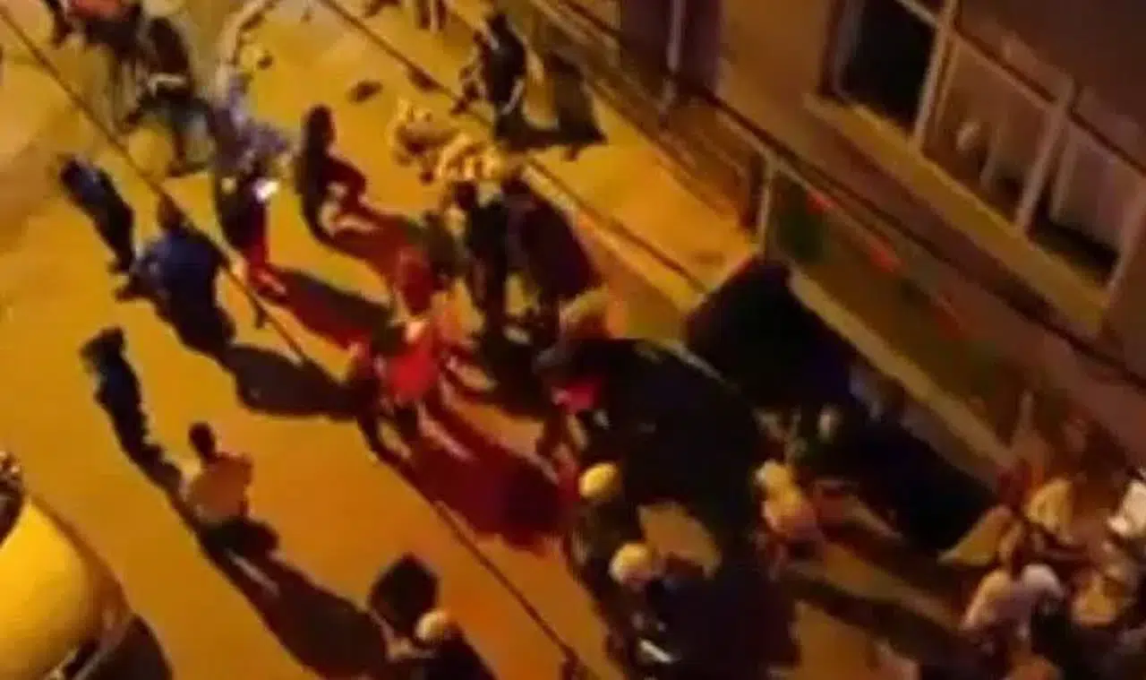 Bağcılar'da gürültü kavgası: 2 kişi ağır yaralandı