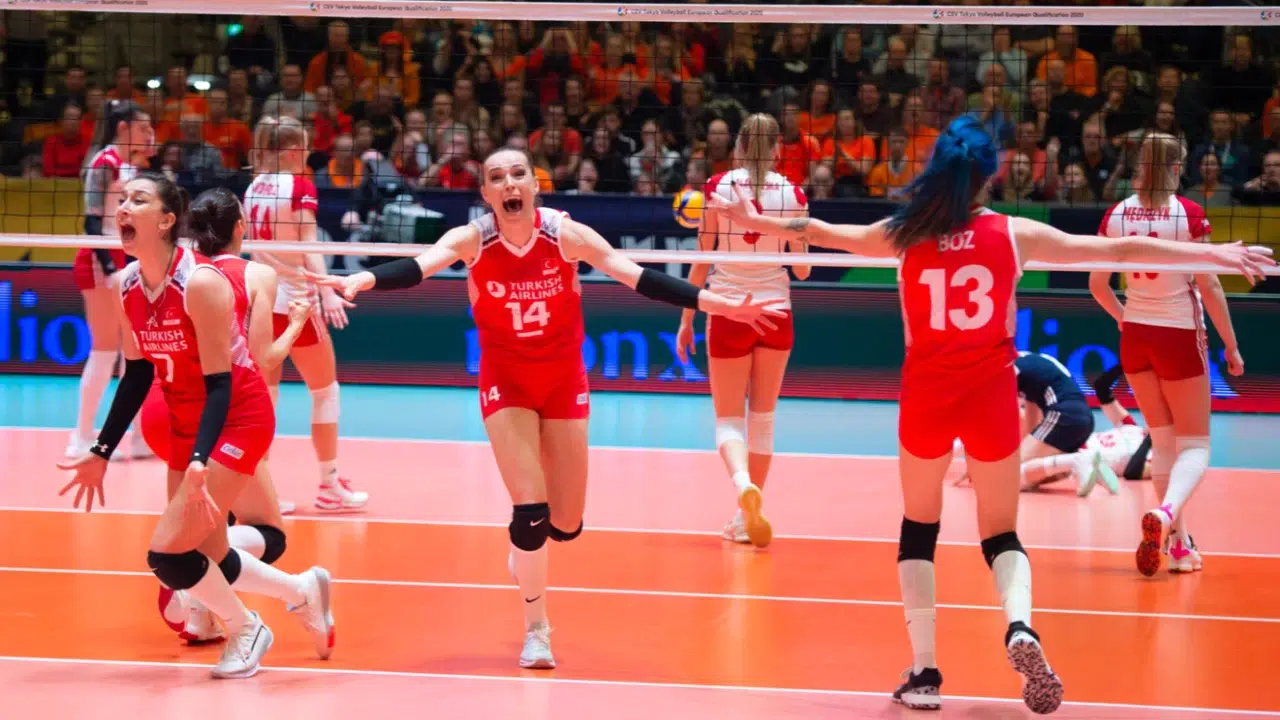 Avrupa kadın voleybolunun şampiyonu İstanbul’da belli olacak