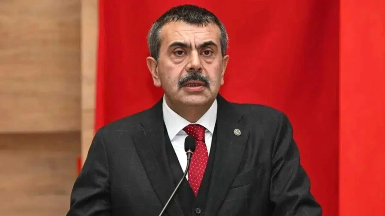 MEB'den 2026-2027 eğitim yılı genelgesi! Deneme sınavlarına yasak, velilere randevu şartı geldi