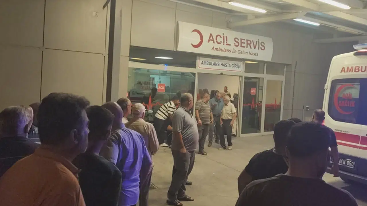 Şanlıurfa’da iki otomobil çarpıştı: 3 kişi hayatını kaybetti, 2 kişi yaralandı