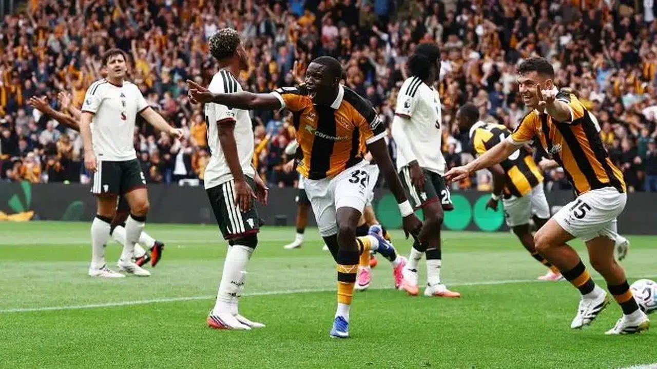 Hull City’den Premier Lig’e muhteşem başlangıç: United 2-0 yenildi