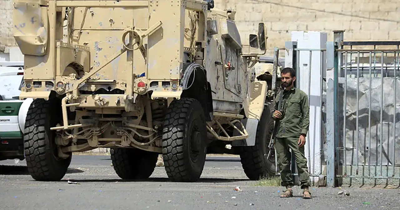 Yemen'de roket ve İHA saldırısı: 30 asker hayatını kaybetti