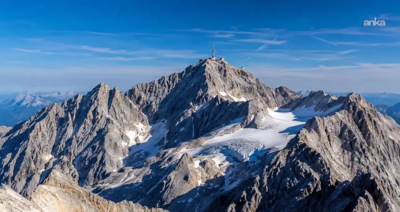 Almanya'da 68 yaşındaki dağcı Zugspitze yakınlarında yaşamını yitirdi