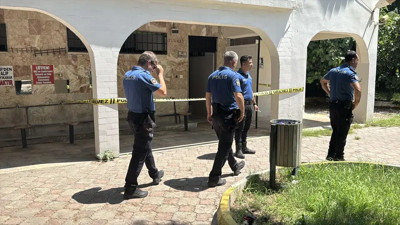 Antalya'da şüpheli ölüm: Cami tuvaletinde ölü bulundu