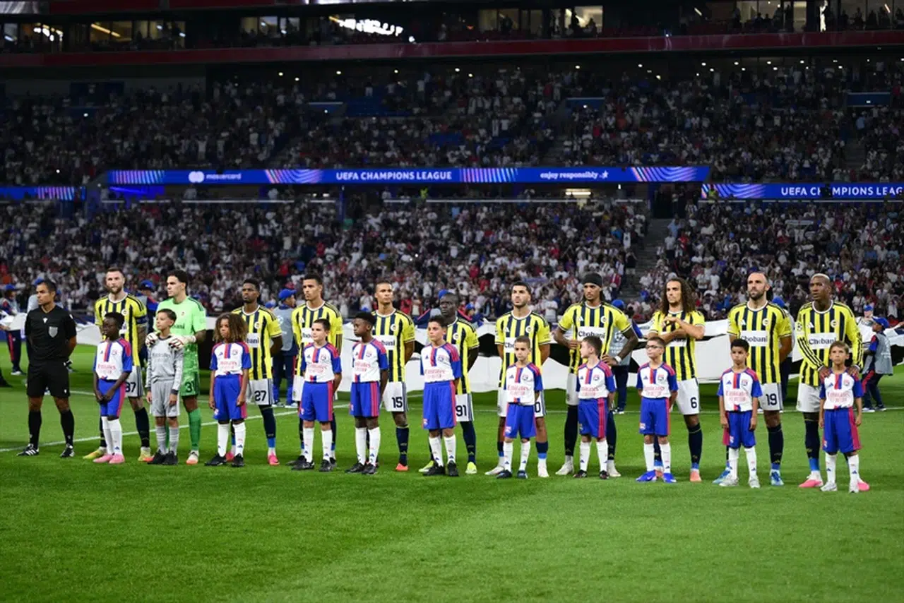 Fenerbahçe 18 yıllık hasreti bitirdi! Aziz Yıldırım’ın tribündeki hareketi gündem oldu