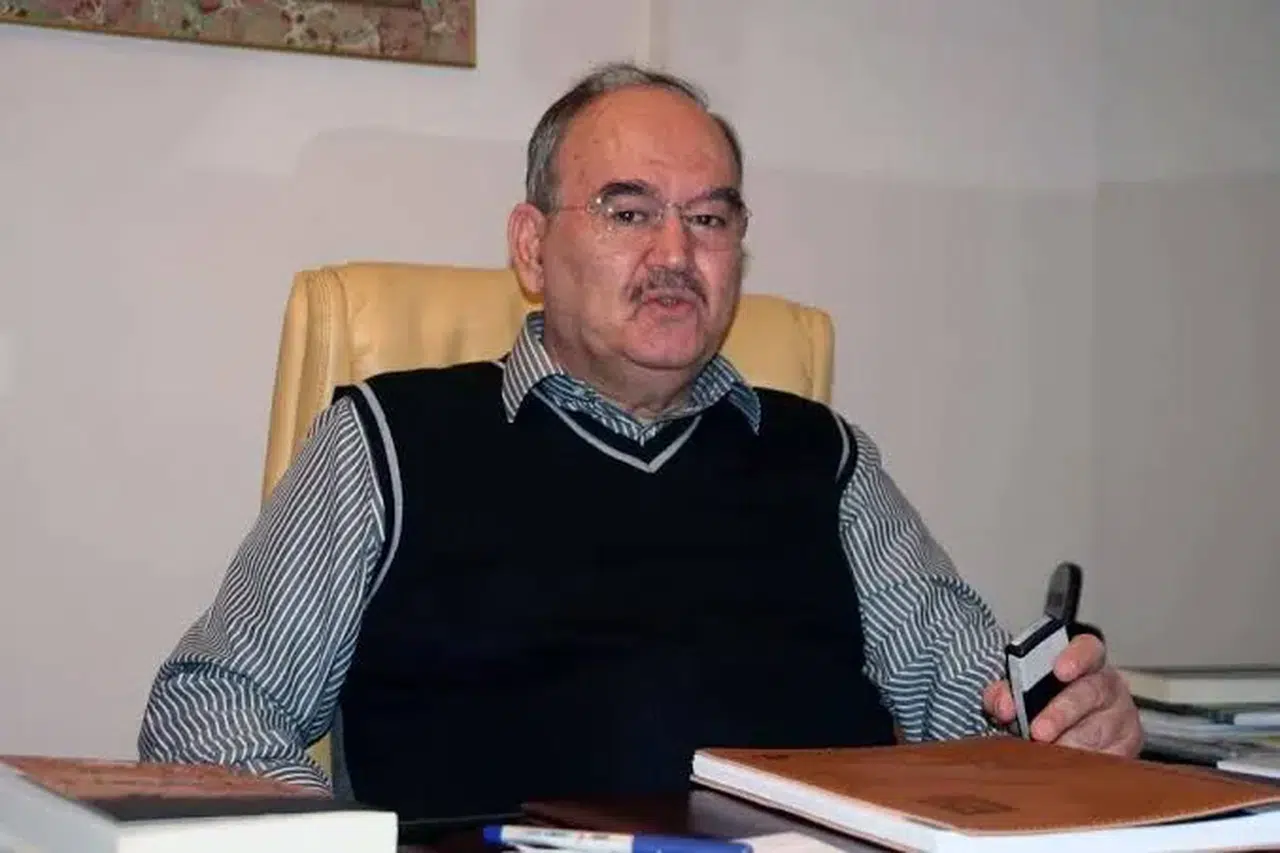 Eski İzmir Büyükşehir Belediye Başkanı Özfatura hayatını kaybetti
